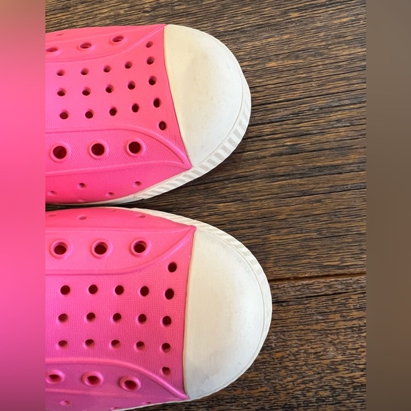 Native Shoes - Picture 3 of 6